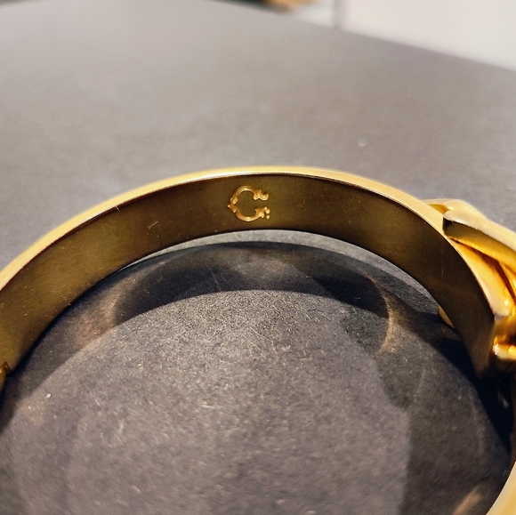 C. Wonder 7.75” Bracelet Gold Toned Hinged Belt Design With Cream Enamel - Picture 3 of 4